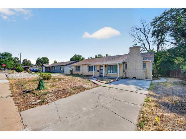 919 Troy, Aurora, CO 80011