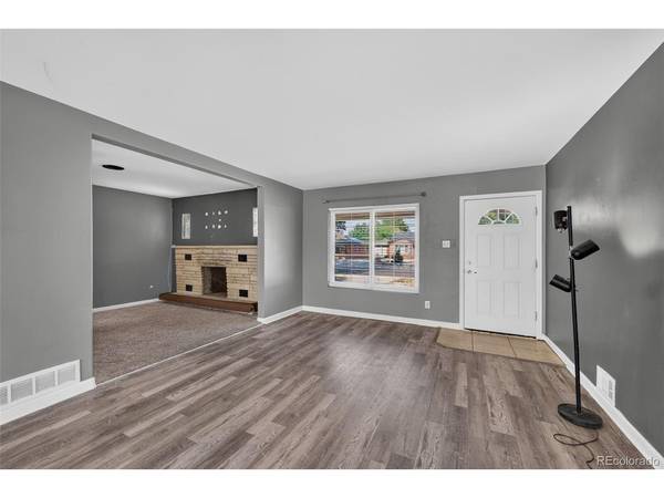 919 Troy, Aurora, CO 80011