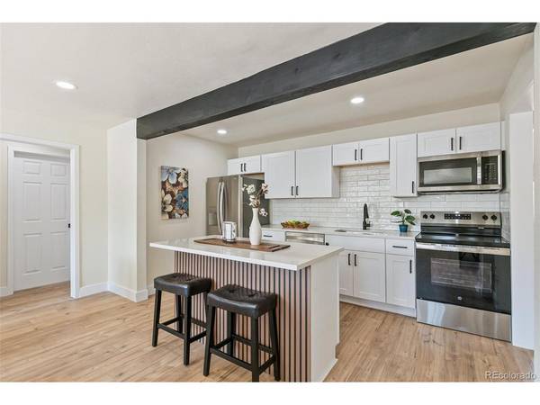 1657 Macon, Aurora, CO 80010