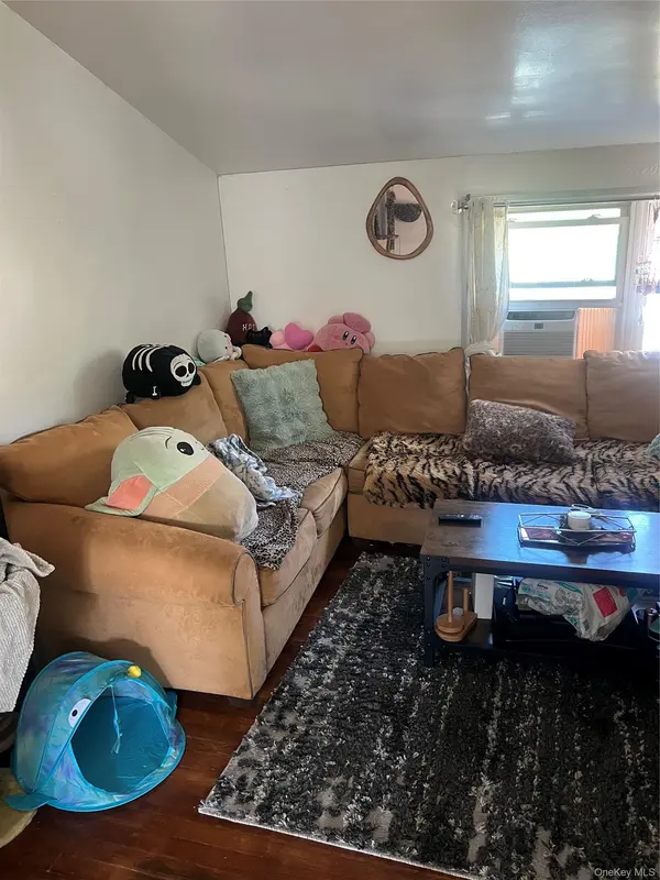 19 White ST, Newburgh, NY 12550
