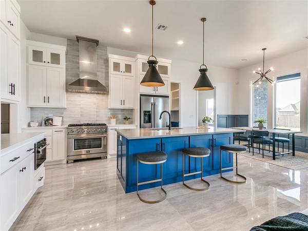 4704 SE 37th ST, Moore, OK 73160