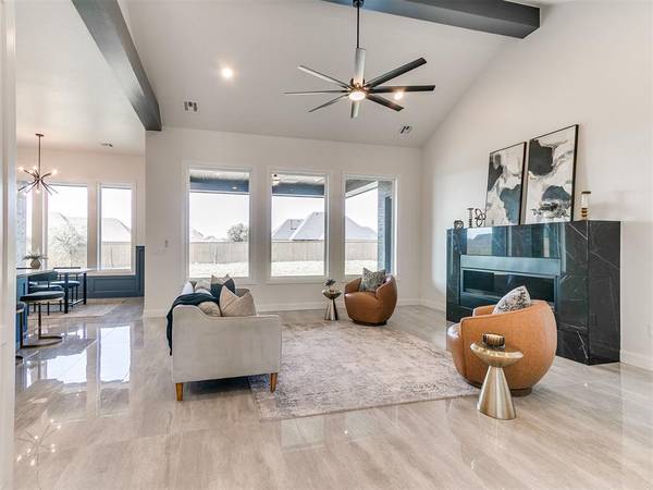 4704 SE 37th ST, Moore, OK 73160