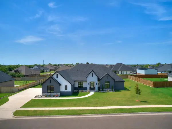 4704 SE 37th ST, Moore, OK 73160