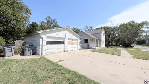 618 E 2nd AVE, Emporia, KS 66801