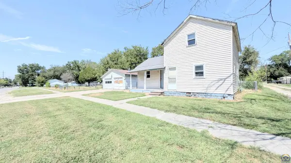 618 E 2nd AVE, Emporia, KS 66801