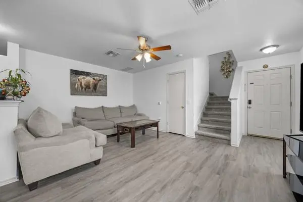 8710 Davis Oaks TRL, Austin, TX 78748