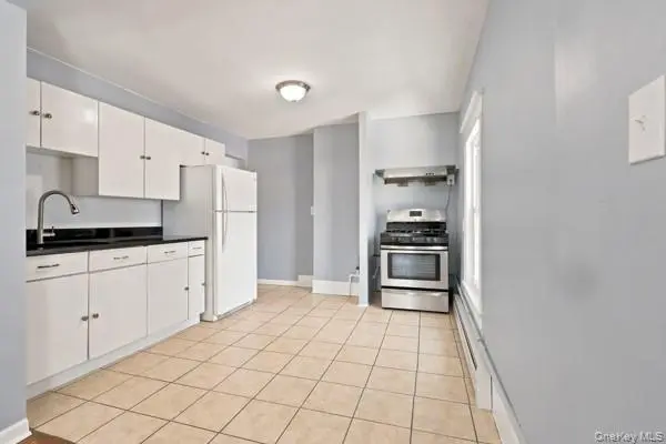 9 Arlington PL, Newburgh, NY 12550