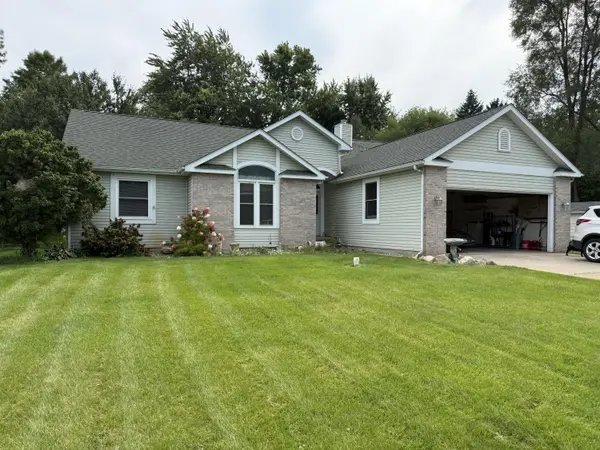 3216 W Greenbriar LN, La Porte, IN 46350