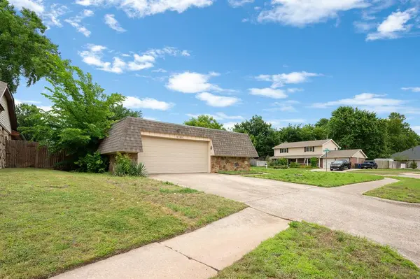 1305 Quail Hollow DR, Norman, OK 73072