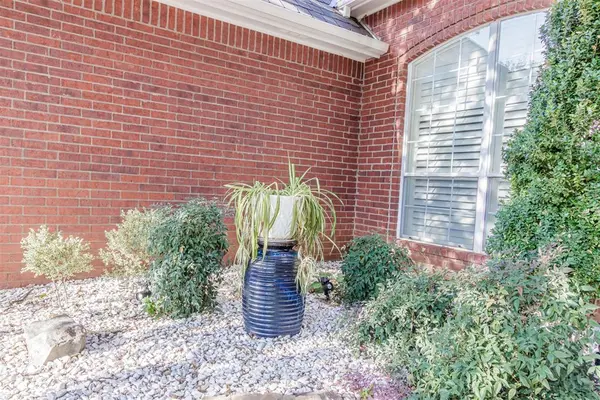 2209 Wildwood TER, Edmond, OK 73034