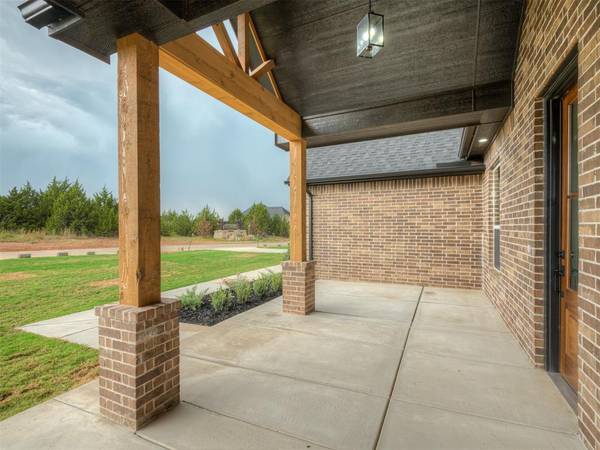 1928 Valerie's DR, Guthrie, OK 73044