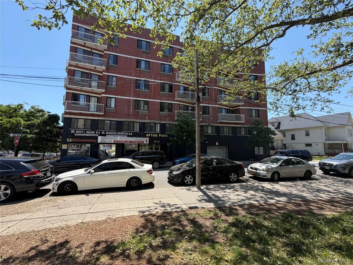 87-12 175th ST #6B, Jamaica, NY 11432