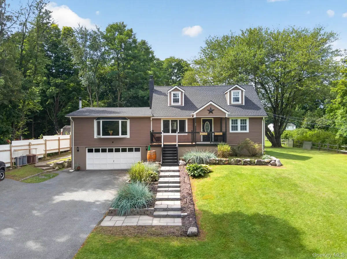 49 Bailey RD, Montgomery, NY 12549