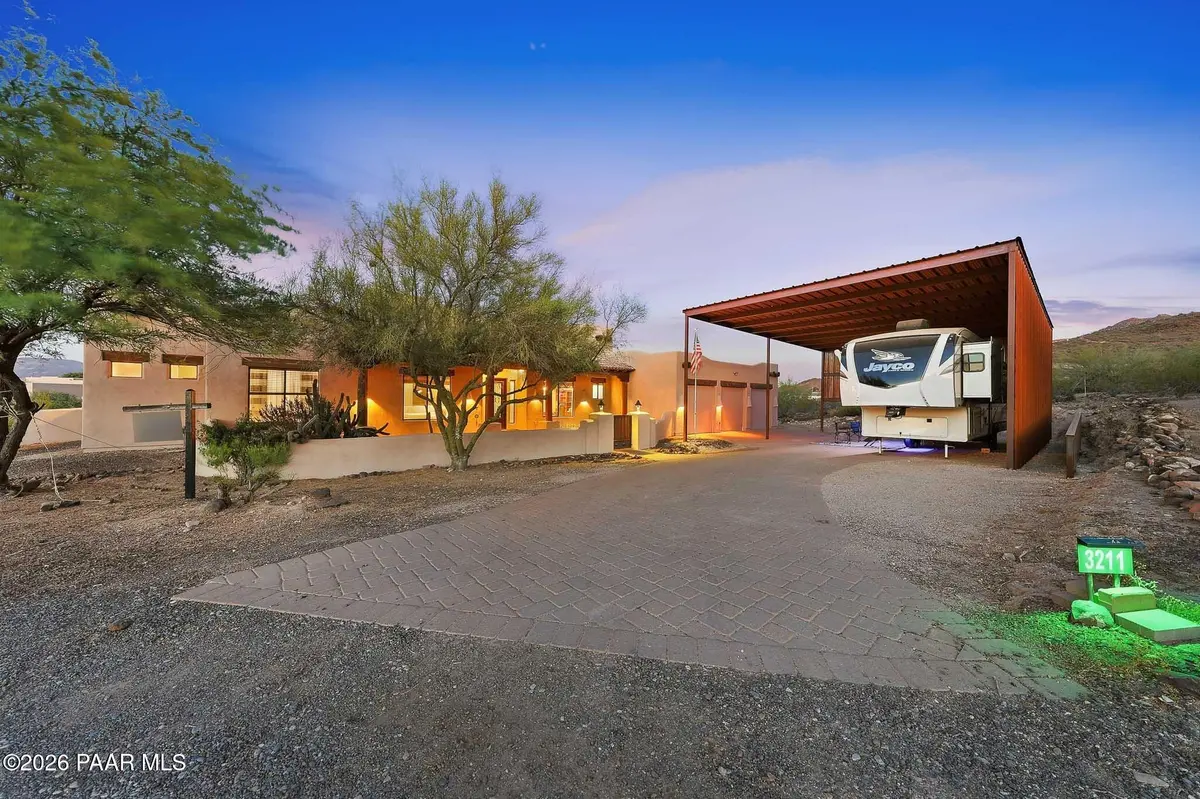 3211 W Horizon DR, Phoenix, AZ 85086