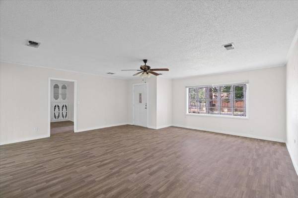 103 W Beaumont, Thrall, TX 76578