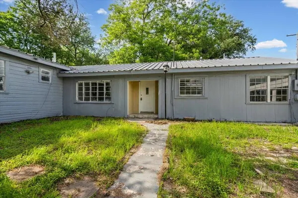 103 W Beaumont, Thrall, TX 76578