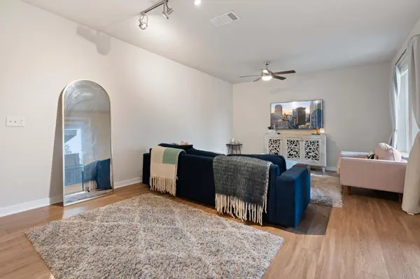 1900 Barton Springs RD #5031, Austin, TX 78704