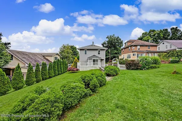 208 Maple AVE, Clarks Summit, PA 18411