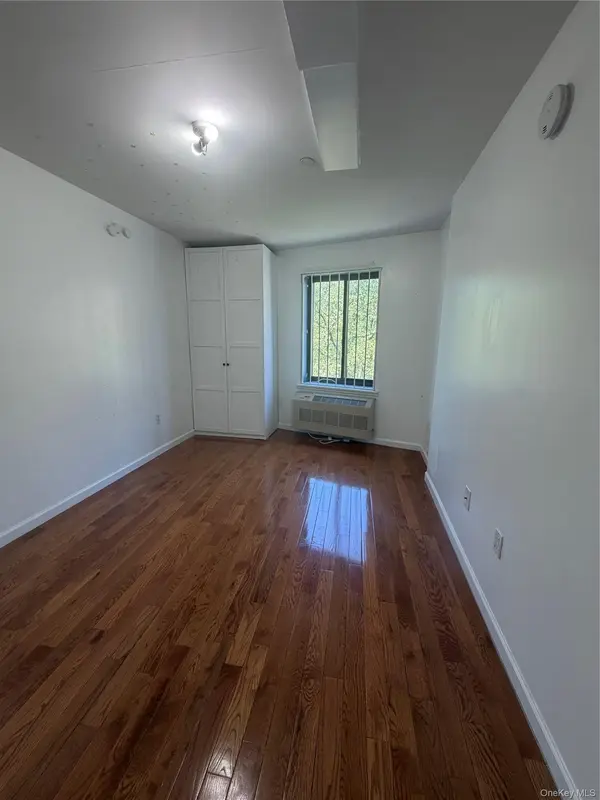 87-12 175th ST #6B, Jamaica, NY 11432