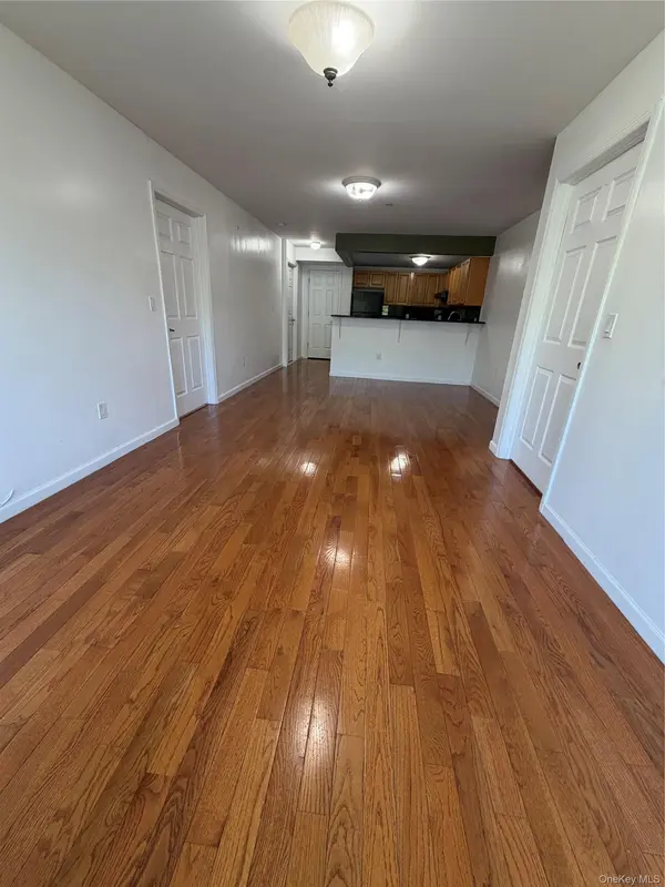 87-12 175th ST #6B, Jamaica, NY 11432
