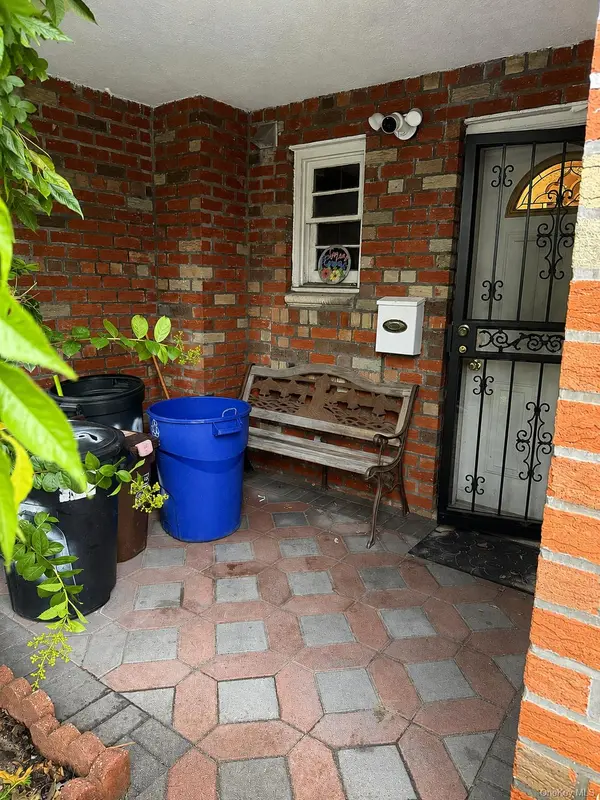 69-25 59th DR, Maspeth, NY 11378