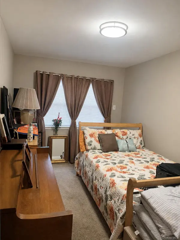 69-25 59th DR, Maspeth, NY 11378