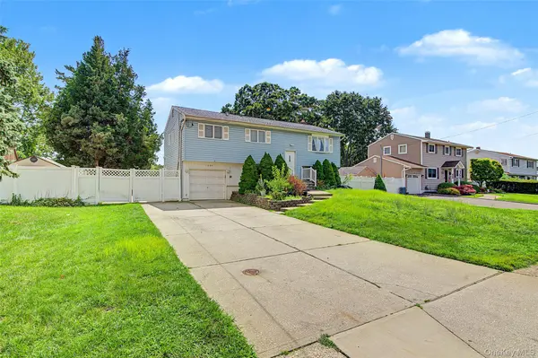 1604 Church ST, Holbrook, NY 11741