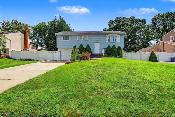 1604 Church ST, Holbrook, NY 11741