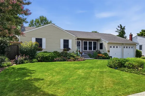 1 Wheeler CT, Deer Park, NY 11729