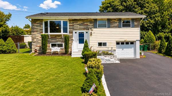 125 Riverview DR, Fishkill, NY 12524