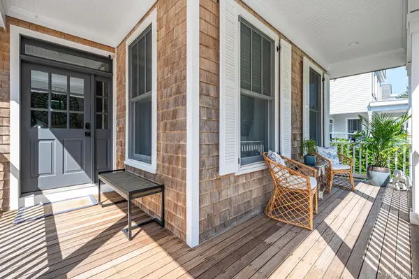 24 Pond XING #11, Southampton, NY 11968