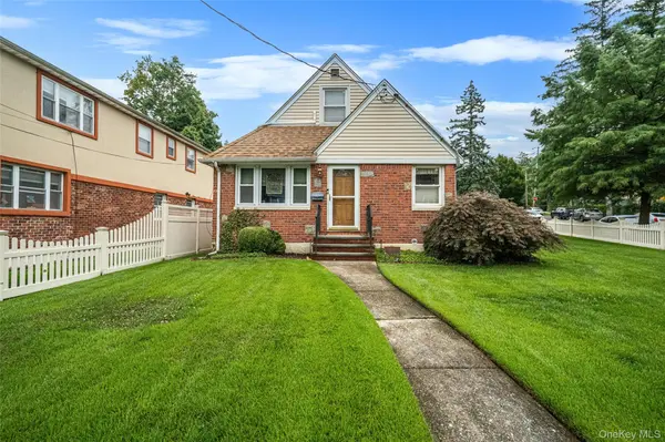 4137 247th ST, Little Neck, NY 11363