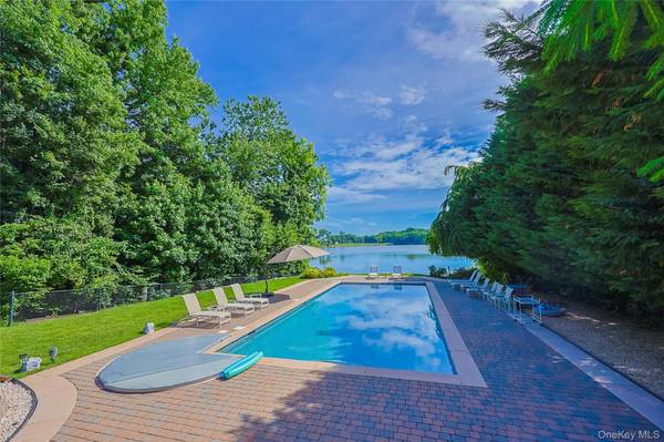 21 Lake Rd, Lake Success, NY 11020