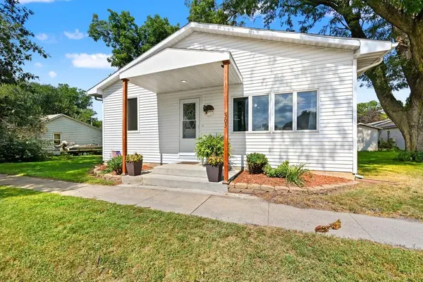 303 1st St. SW, Hopkinton, IA 52237