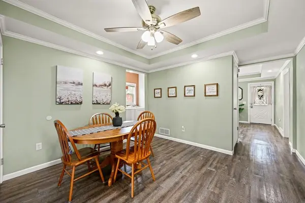 303 1st St. SW, Hopkinton, IA 52237