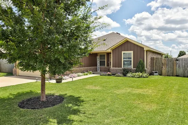 1008 SW 14th ST, Moore, OK 73160
