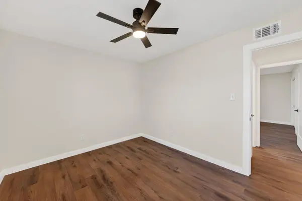 1402 Southport DR, Austin, TX 78704