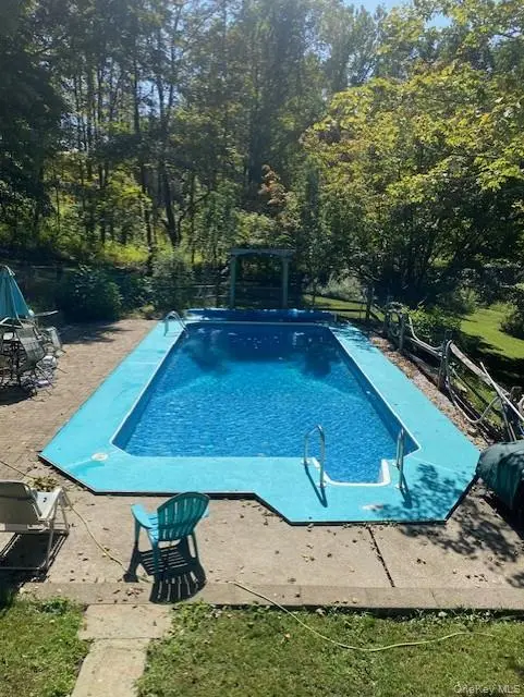 57 Buhleir RD, Pawling, NY 12564