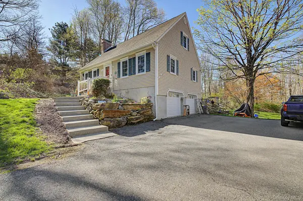 57 Buhleir RD, Pawling, NY 12564