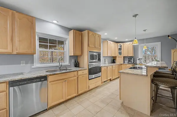 57 Buhleir RD, Pawling, NY 12564