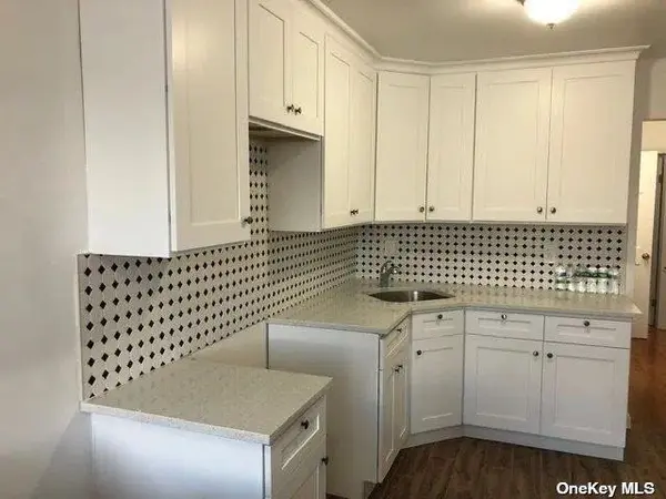 68-12 60th RD, Maspeth, NY 11378