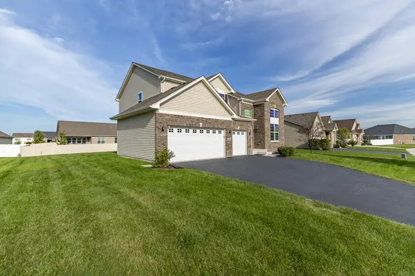 10461 Pine LN, St. John, IN 46373