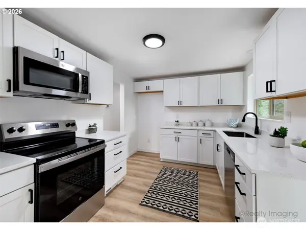 1060 Cowlitz View CT NW, Castle Rock, WA 98611