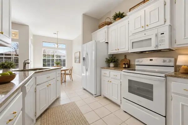 1824 Fairmont LN, Edmond, OK 73013