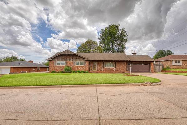 1500 Redstone DR, Clinton, OK 73601