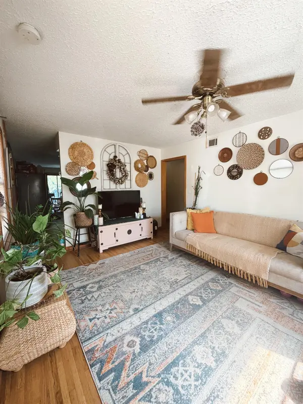1220 N Lakeview Drive, Derby, KS 67037