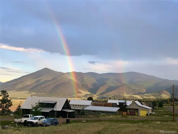 303 Rue La Fong, Creede, CO 81130