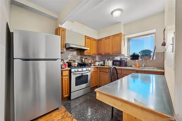 131-44 40 RD, Flushing, NY 11354