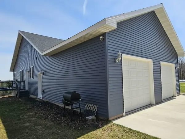 7968 W HERZOG RD, Iron Mountain, MI 49801