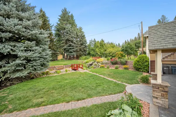 15922 E Foothills Rd, Spokane, WA 99217